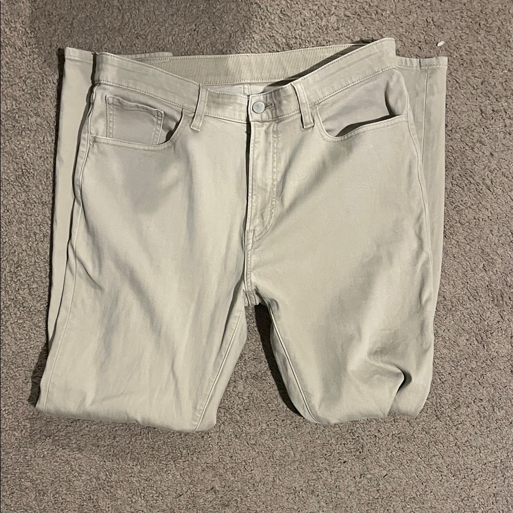 Uniqlo Men’s Ezy Stretch Khaki Jeans